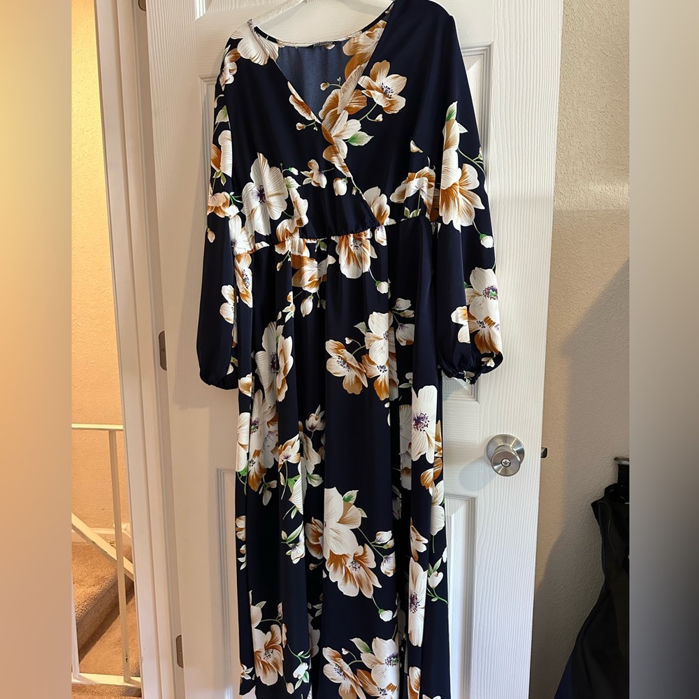 Bloom chic Dress with Pockets